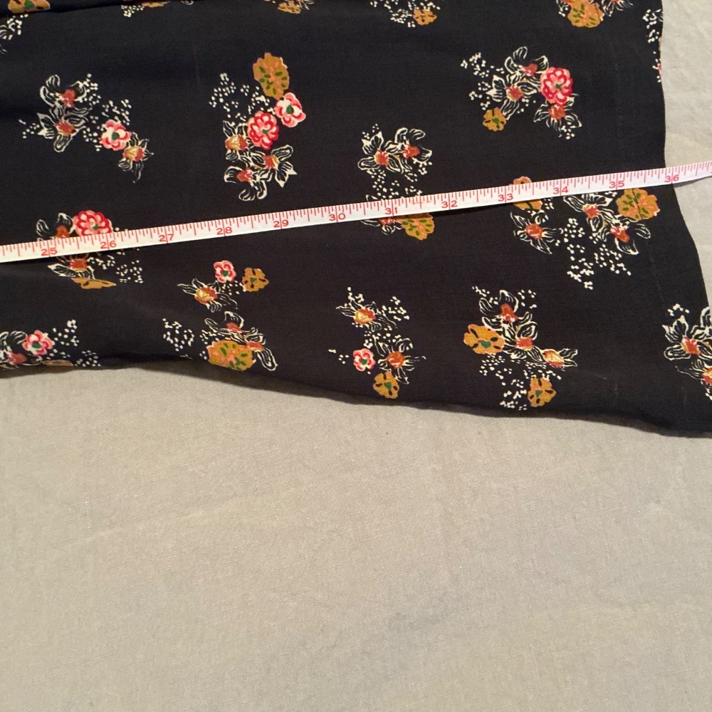 Sessun Jimama Dress, black with floral pattern. - Picture 7 of 12